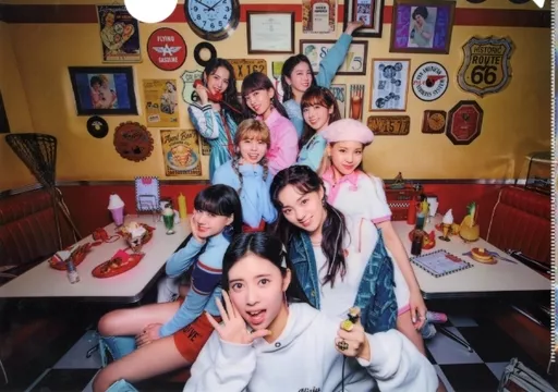NiziU オリジナル・A4 「CD Take a picture/Poppin’ Shakin’」 Sony Music Shop購入特典