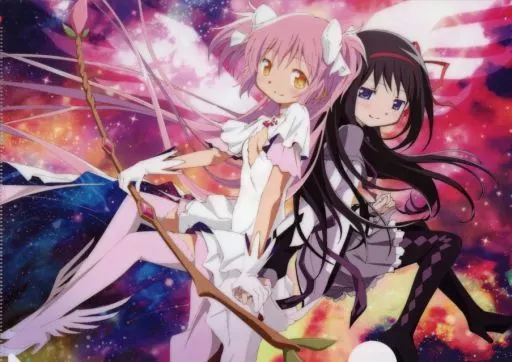 魔法少女まどか☆マギカ展　限定パンフレット　暁美ほむら　鹿目まどか 駿河屋 -<中古>鹿目まどか＆暁美ほむら(背景宇宙) A4クリア