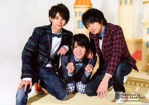 駿河屋 -<中古>SexyZone/集合(3人)/横型・全身・衣装チェック柄