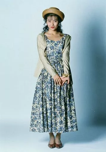 中山美穂 美・ファンタジー [VHS] ブロマイド付き - メルカリ