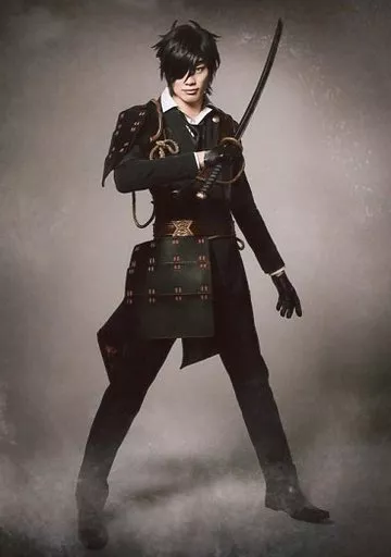 新品★未使用品★舞台 刀剣乱舞★燭台切光忠★東啓介★ポストカード★刀ステ 生写真(男性)/俳優 東啓介(燭台切光忠)/膝上・衣装黒・左向き