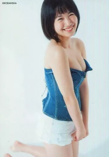 朝長美桜/全身(足見切れ)・膝立ち/AKB48総選挙 公式ガイドブック 2016 特典生写真