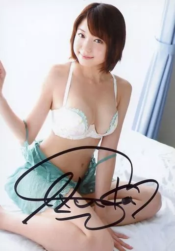 中村静香 写真集 ナカムラシズカVR 直筆サイン入り 新品未読本 おまけ イベント特典生写真2種 中村静香、VR撮影に初挑戦「グラビア歴12年の表現を詰め込みまし