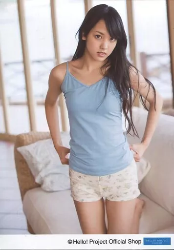 駿河屋 -<中古>モーニング娘。'17/飯窪春菜/膝上・ソファーに膝