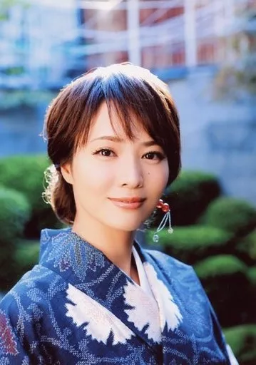 Amazon.co.jp: 村井美樹 写真集凛初版 メイキング付属