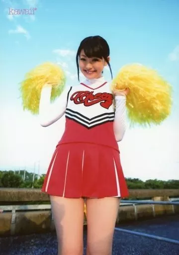 チア着　赤　jk使用済み 駿河屋 -【アダルト】<中古>島崎綾/膝上・衣装白・赤・両手ボンボン
