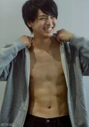 .at 高野洸　ビッグサイズパーカー 駿河屋 - 【買取】高野洸/上半身・衣装グレー・パーカー・両手首周り