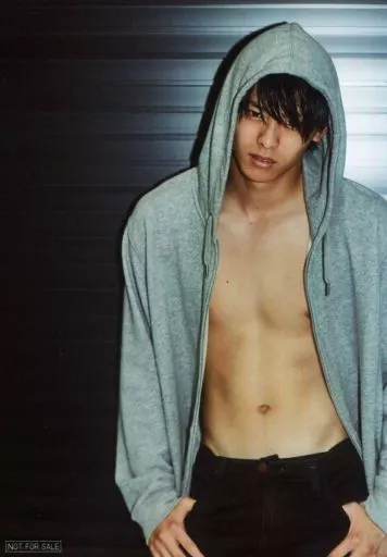 .at 高野洸　ビッグサイズパーカー 駿河屋 -<中古>高野洸/膝上・衣装グレー・パーカー・フード被り・両手