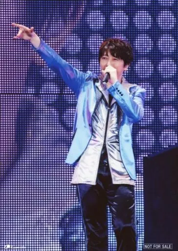 小野大輔/ライブフォト・膝上・衣装青・2Lサイズ/小野大輔 LIVE TOUR 2018「DREAM Journey」BD/DVD発売記念 予約特典キャンペーンブロマイド