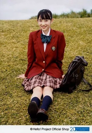 駿河屋 -<中古>Juice=Juice/梁川奈々美 /全身・制服・座り/梁川奈々美