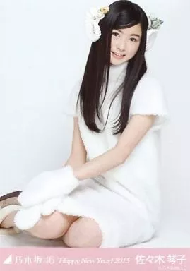 Kazuki刺繍入りXLアパレル　佐々木琴子 5月発売 声優・写真集一覧】佐々木琴子の大胆美背中、Liyuuの初水着