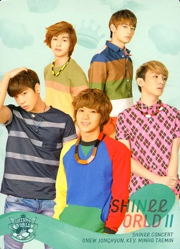 駿河屋 -<中古>SHINee/集合(5人)/膝上・背景水色/「SHINee