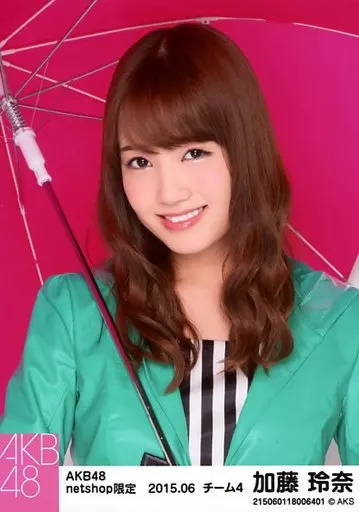 駿河屋 -<中古>加藤玲奈/バストアップ・レインコート/AKB48 2015
