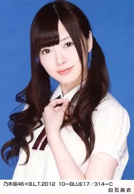 【確認用】【スチール看板】白石麻衣① 乃木坂46卒業後初のCM出演！初出演のテーマは資産形成 “白石麻衣”がFX