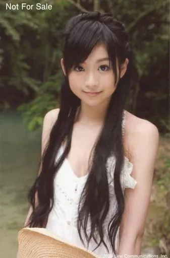 駿河屋 -<中古>小川真奈/上半身・衣装白・背景植物/DVD「なまま