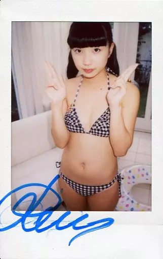 黒宮れい 直筆サイン入り 写真 Yahoo!オークション - 黒宮れい DVD 購入特典 直筆サイン入り 現場チェ