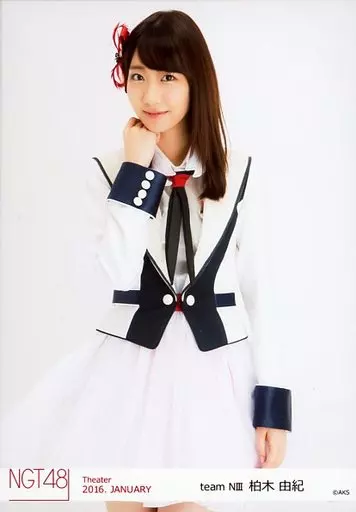 駿河屋 -<中古>柏木由紀/膝上・右手顎/劇場トレーディング生写真