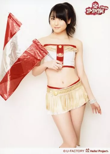 駿河屋 -<中古>°C-ute/矢島舞美/膝上・衣装赤・白・金・右手旗