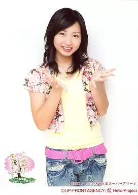156 Berryz工房 須藤茉麻 生写真 50枚セット 駿河屋 -<中古>Berryz工房/須藤茉麻/膝上・衣装黄色ピンク・両手