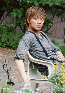 成宮寛貴　直筆サイン色紙 im251000303466.jpg