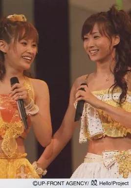 6083 モーニング娘。 高橋愛 藤本美貴 生写真 駿河屋 -<中古>モーニング娘。/藤本美貴・高橋愛/ライブフォト・膝上