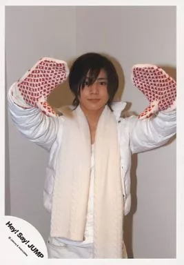 駿河屋 - 【買取】Hey! Say! JUMP/山田涼介/上半身・衣装白・両手手袋