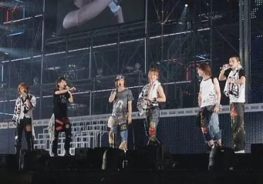 駿河屋 - 【買取】KAT-TUN/集合(6人)/横型・ライブフォト・全身・帽子