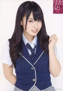 駿河屋 - 【買取】山田菜々/上半身・左手グー/公式生写真（女性生写真） NMB48 どっキング48 チャレンジ48 生写真 福本愛菜&山田菜々