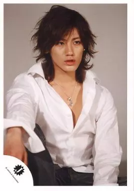 貴重！赤西仁 公式写真 Amazon.co.jp: KAT-TUN 赤西 仁 【公式写真・スリーブ付き】 b94