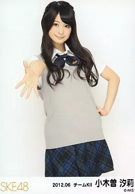 駿河屋 - 【買取】小木曽汐莉/膝上/SKE48 2012年6月度 ランダム生写真