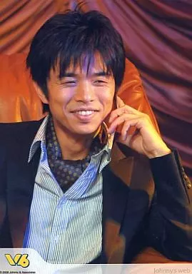 【即購入可】ヨロロ うちゅ友 井ノ原快彦 駿河屋 -<中古>V6/井ノ原快彦/ジャケット黒・スーツ・両手