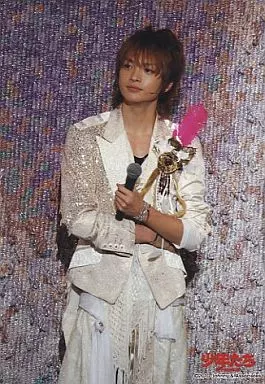玉森 写真 壇上で自撮りする玉森裕太（左）と木村拓哉（撮影・沢田 明徳