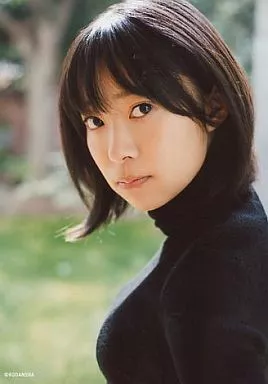駿河屋 -<中古>指原莉乃/上半身・黒セーター/1st.フォトブック さしこ