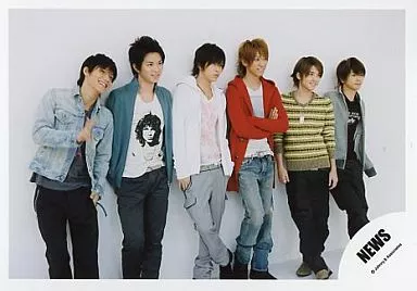 NEWS 公式写真 生写真(ジャニーズ)/アイドル/NEWS NEWS/集合(4人)/横型・膝上