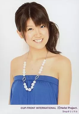 徳永千奈美公式写真 駿河屋 -<中古>徳永千奈美/バストアップ・衣装青・口開け