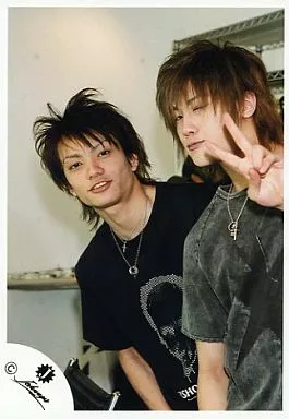 駿河屋 -<中古>KAT-TUN/赤西仁・田中聖/上半身・衣装黒グレー・田中体