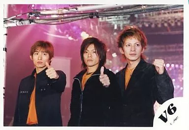 MIM yCEN V6 ジャニーズCD 森田　三宅　岡田 Amazon.co.jp: ／ V6 岡田准一 三宅健 森田剛僕たちの時代だ、と