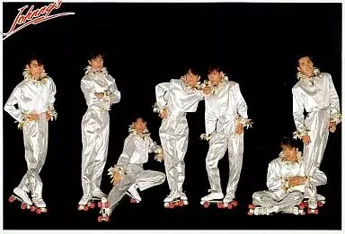 駿河屋 - 【買取】光GENJI/集合(7人)/横型・衣装銀色・背景黒