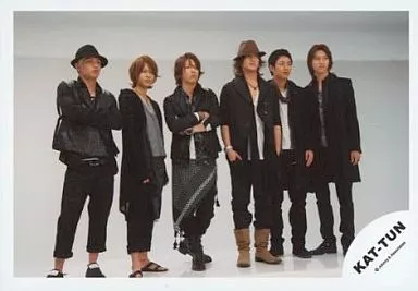 KAT-TUNカレンダー　6人体制 KAT-TUN カレンダー 2008-2009 - メルカリ