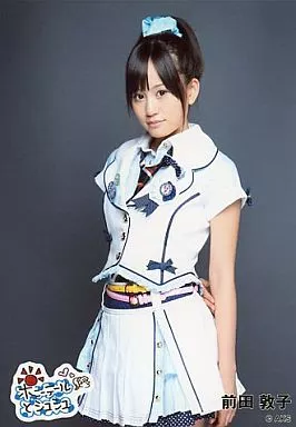 前田敦子　生写真付きシュシュ　ポニーテールとシュシュ 駿河屋 -<中古>前田敦子/膝上/ポニーテールとシュシュ/会場限定