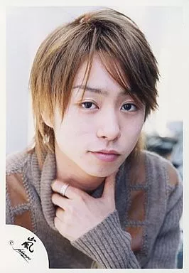嵐/櫻井翔/バストアップ・セーター茶色・左手首/公式生写真