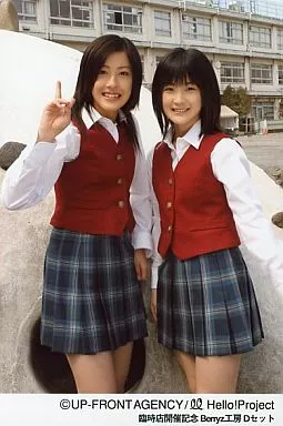 駿河屋 -<中古>Berryz工房/夏焼雅・嗣永桃子/膝上・制服・ベスト赤