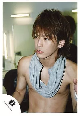 駿河屋 -<中古>KAT-TUN/亀梨和也/上半身・上半身裸・目線左