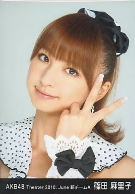 駿河屋 -<中古>AKB48/篠田麻里子/顔アップ/劇場トレーディング生写真