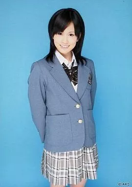 駿河屋 -<中古>前田敦子/膝上・桜の花びらたち2008衣装、背景