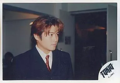 駿河屋 -<中古>TOKIO/山口達也/スーツ/バストアップ/横型/公式生