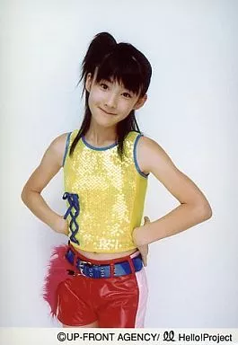 駿河屋 -<中古>Berryz工房/嗣永桃子/膝上/衣装服黄色ズボン赤/両手腰
