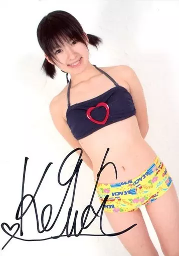 月埜ヒスイ 直筆サイン入り 水着 ブロマイド｜生写真｜ヤンジャン｜ヤンマガ 画像・写真 | “奇跡の原石”月埜ヒスイ『ヤンジャン』初表紙 圧倒的