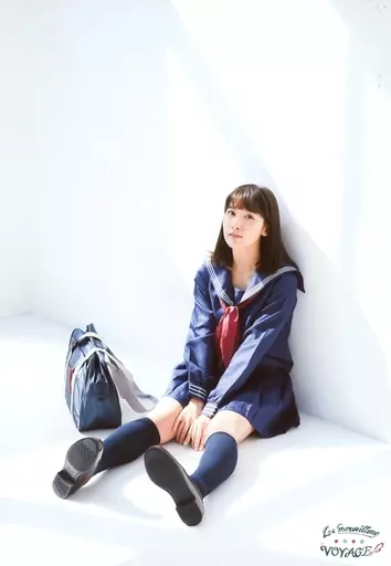 黒猫② 伊波杏樹 ブロマイド 駿河屋 -<中古>伊波杏樹/顔アップ・衣装紺・制服・左向き/単独イベント