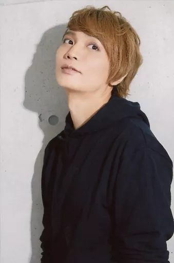 浅沼晋太郎/上半身・衣装黒・体左向き・目線右・ポストカードサイズ/bpm EXTRA STAGE「TRINITY」Feelingブロマイド